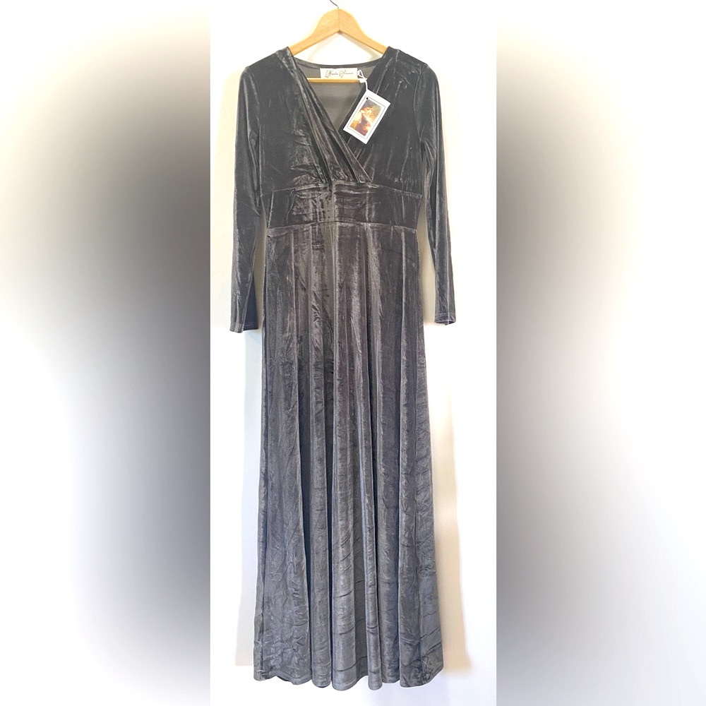 Hopeless Romantic 🩶 Silver/Dark Gray Crushed Velvet- Size- Women’s Small.